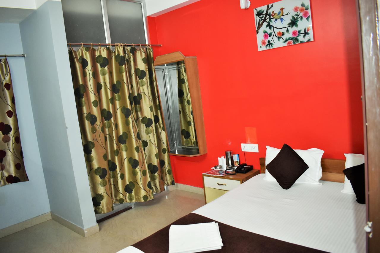 Hotel Debjyoti Siliguri Exterior foto