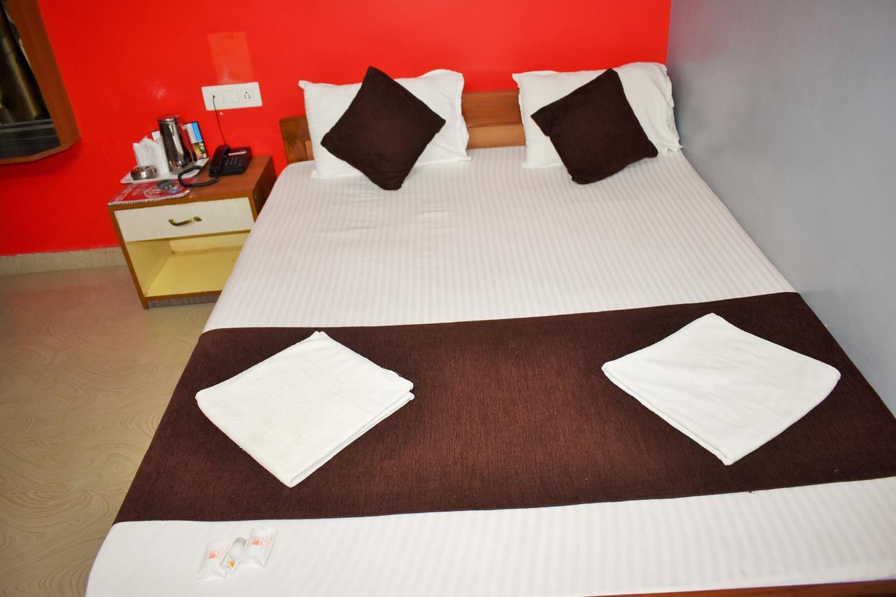 Hotel Debjyoti Siliguri Exterior foto