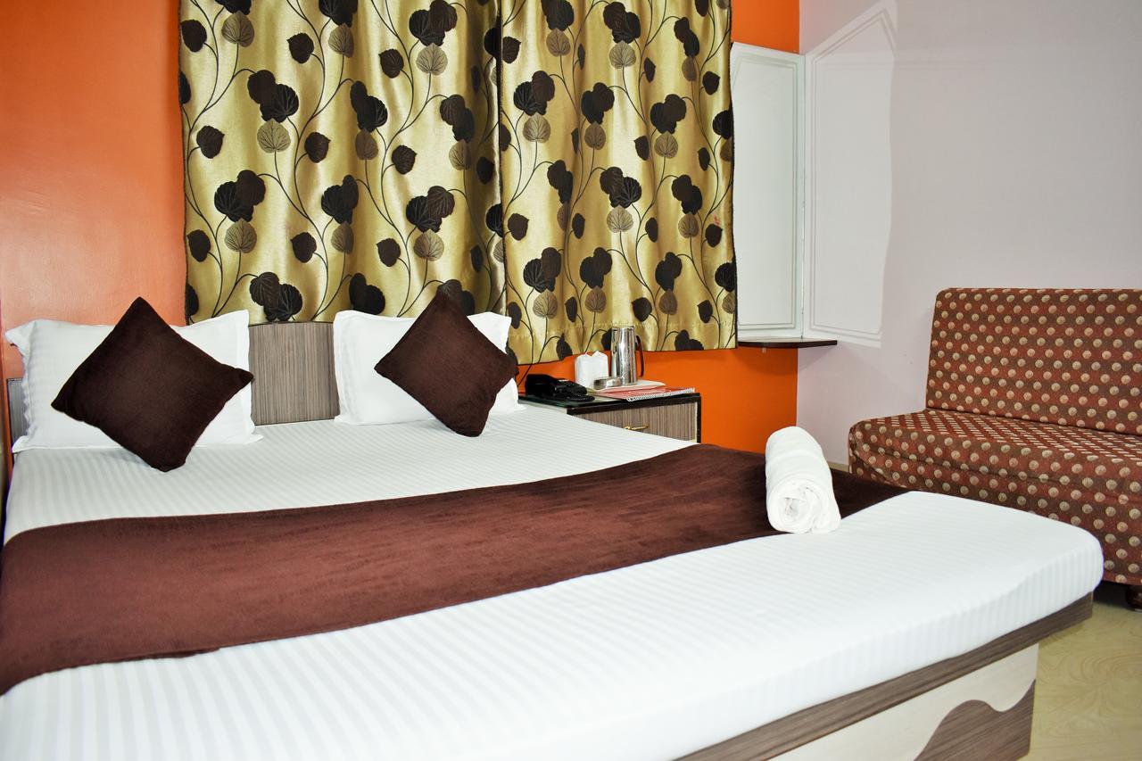 Hotel Debjyoti Siliguri Exterior foto
