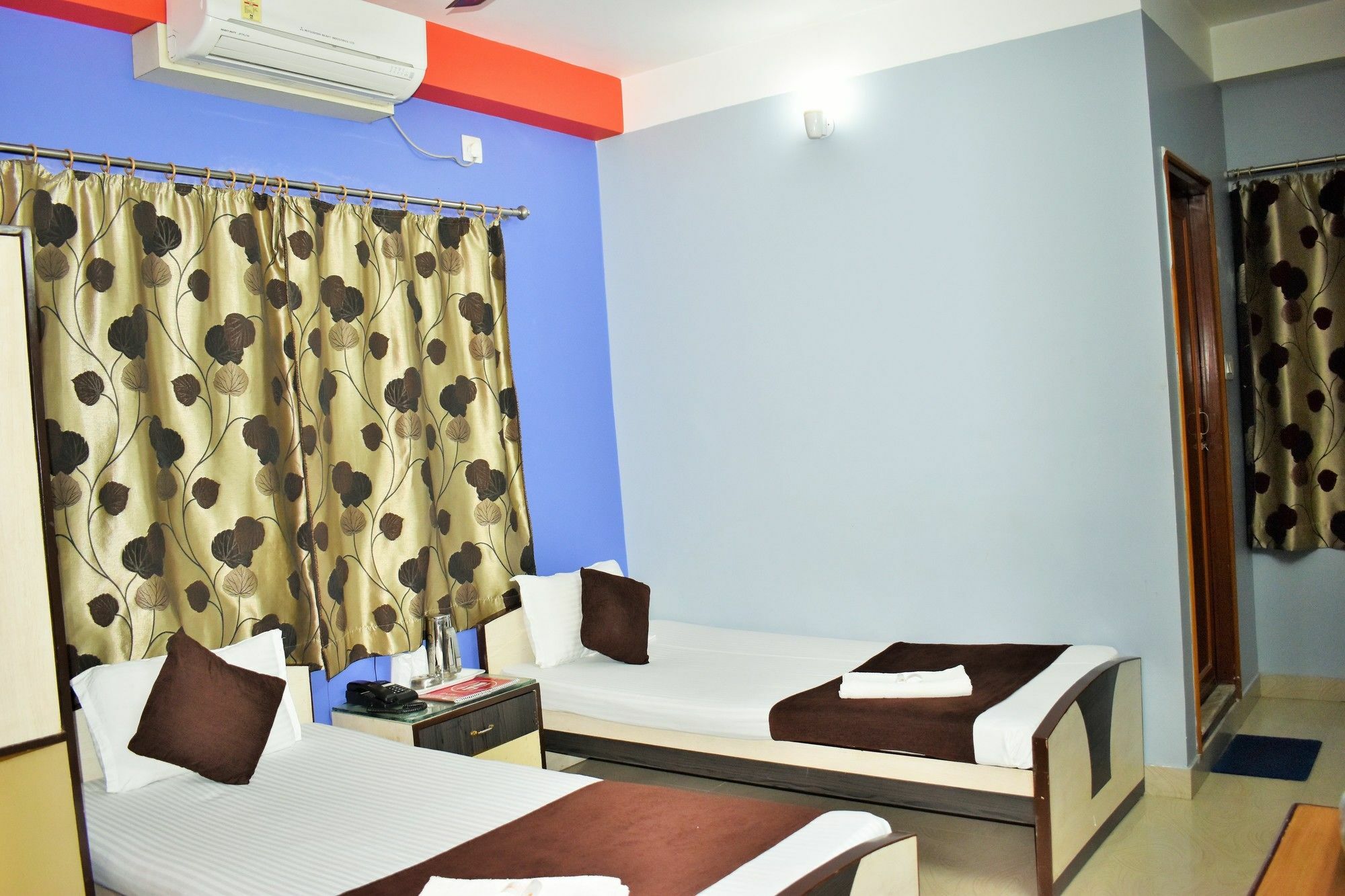 Hotel Debjyoti Siliguri Exterior foto